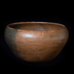 Rimmed bowl